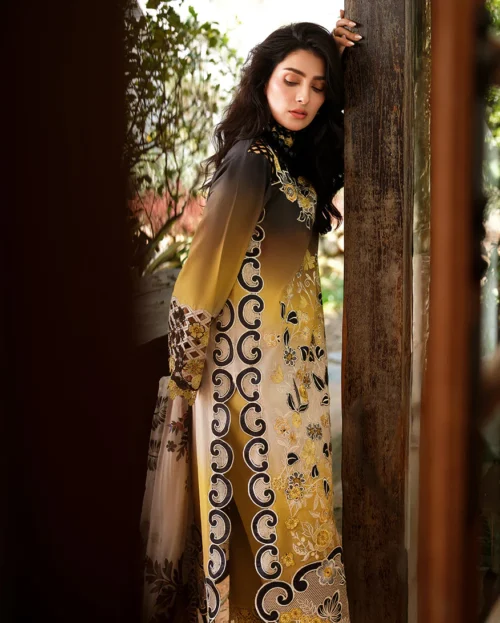 AMOI LUXURY LAWN  Timeless Charm