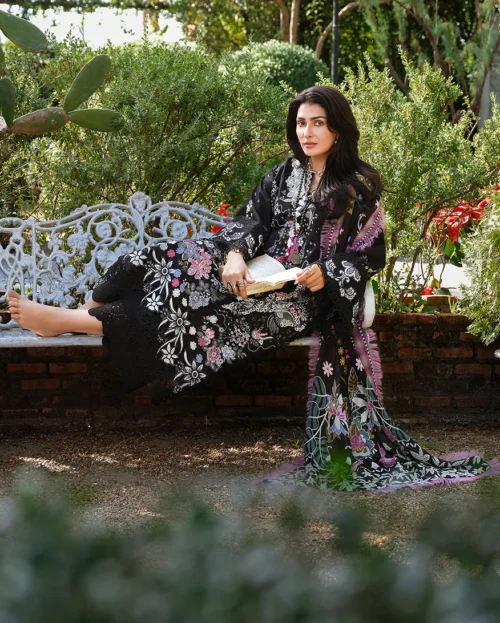 AMOI LUXURY LAWN  Gentle Breeze