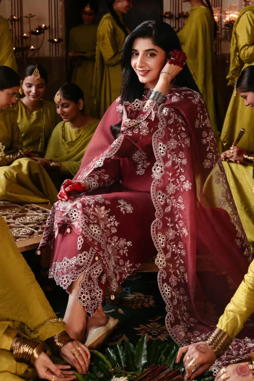 3 (1) CRIMSON DRAPE-3PC EMBROIDERED LAWN SUIT