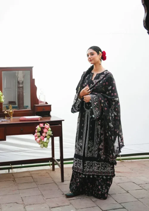 KAHF EK FASANA LUXURY KLB-3B SIYAARA