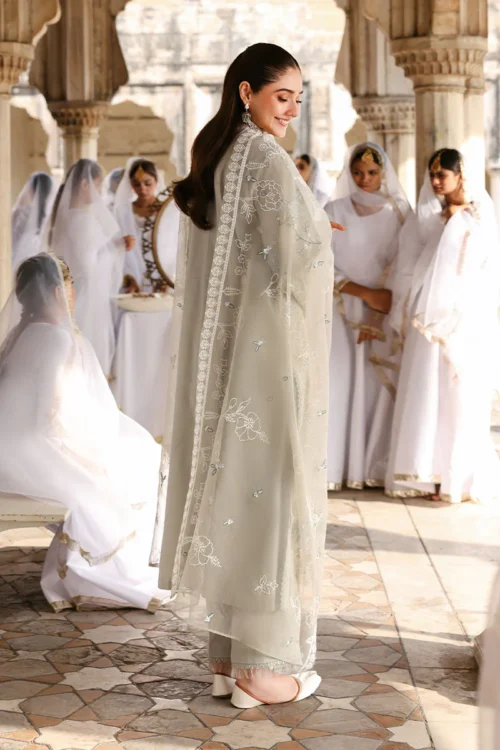 8A (4) SUMMER BREEZE-3PC EMBROIDERED LAWN SUIT